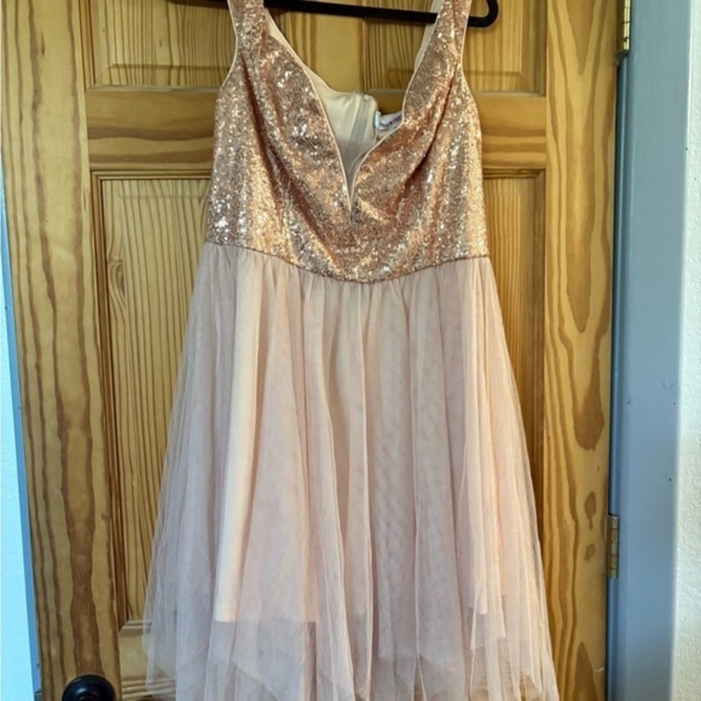 Pretty Party Dress Sequins Tulle Rose Gold Sparkly Formal Special Occasion